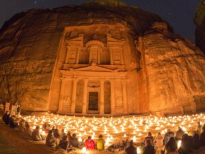 Petra by Night, Petra de Noche Iluminada con Velas